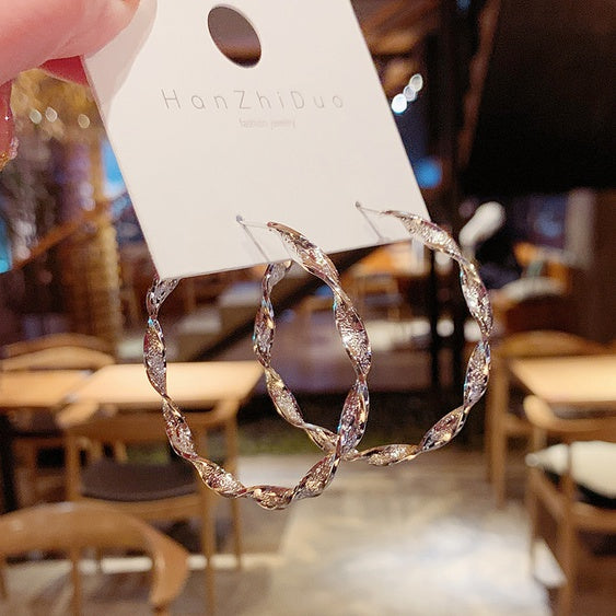 REFLECTIVE HOOPS